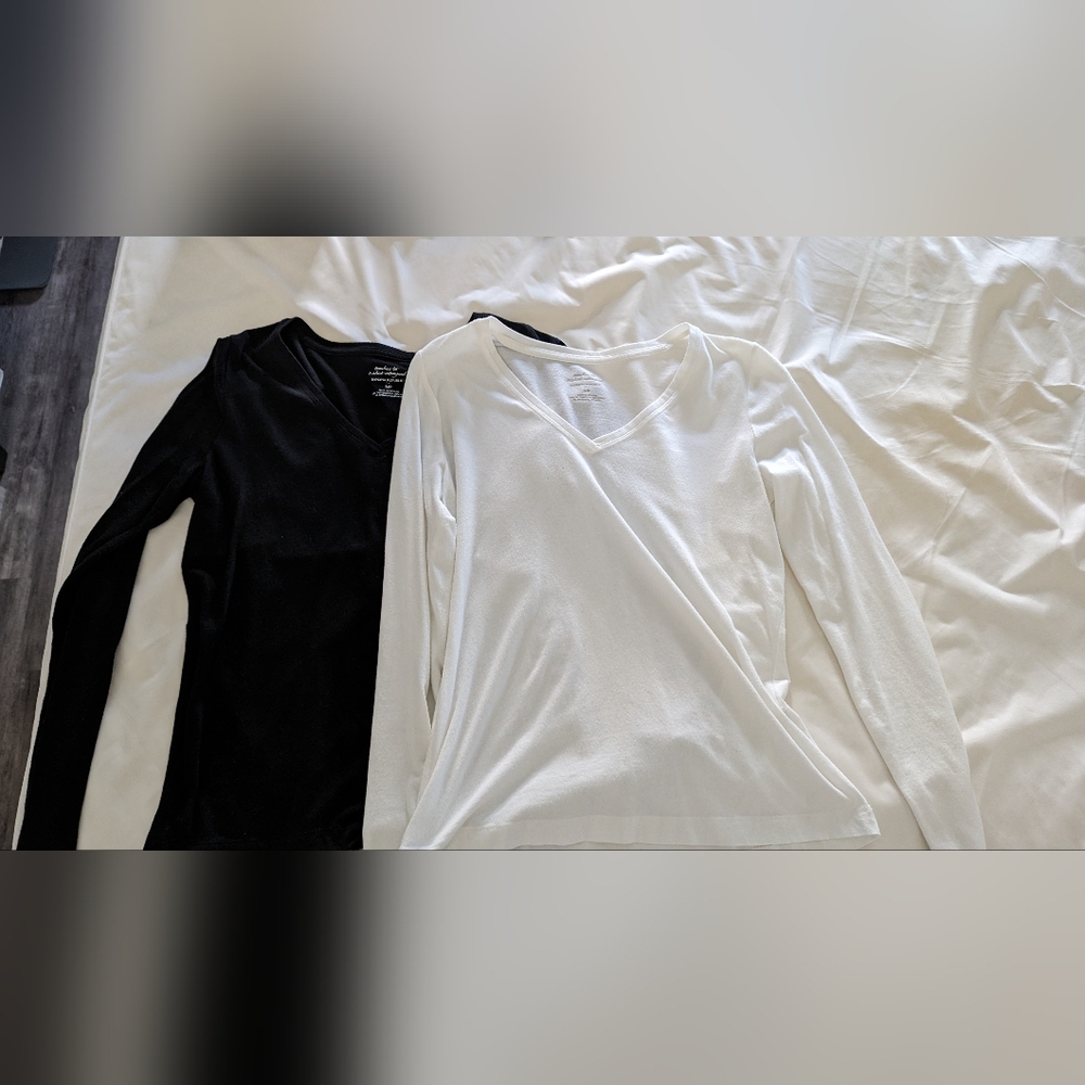 V-neck long sleeve